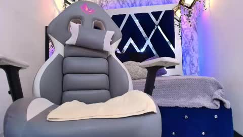 Karla  online show from 09/29/25, 11:26