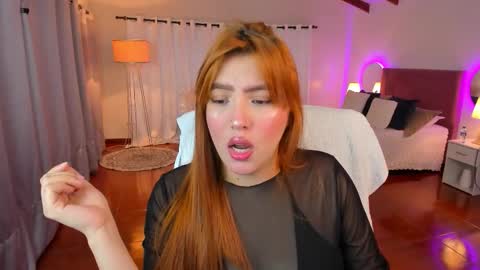 Snapshot of karla_hill_28 chatting on 09/14/25, 04:33 Karlita online show from 09/14/25, 04:33