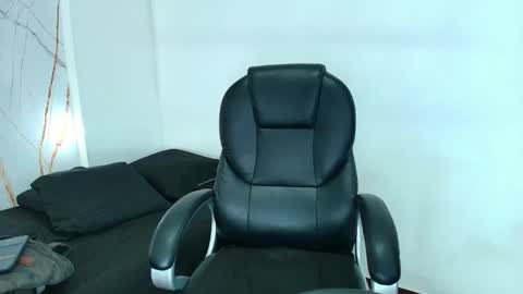 karla_hilton1 online show from 02/21/26, 12:17