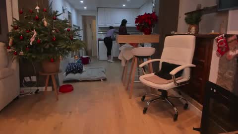 Snapshot of karla_hotwife chatting on 12/14/24, 05:25 Carla Connor online show from 12/14/24, 05:25