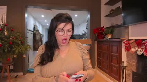 Snapshot of karla_hotwife chatting on 12/18/24, 03:55 Carla Connor online show from 12/18/24, 03:55