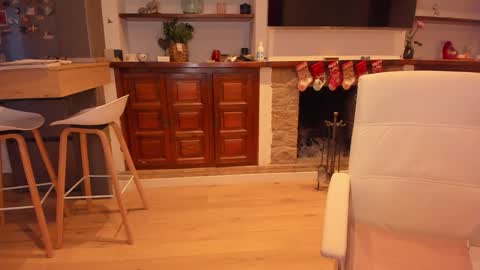 Snapshot of karla_hotwife chatting on 01/04/25, 04:43 Carla Connor online show from 01/04/25, 04:43