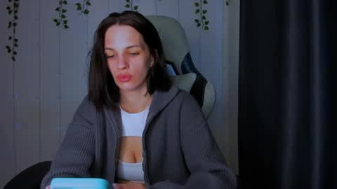 karla_lim online show from 05/18/26, 07:14