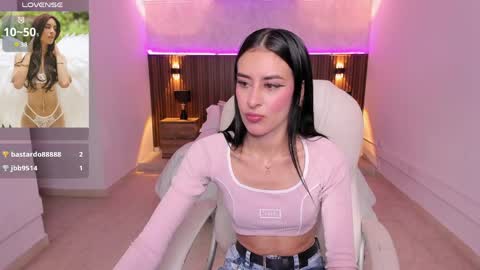 Snapshot of karlaa_james chatting on 04/18/26, 11:03 Karlaa online show from 04/18/26, 11:03