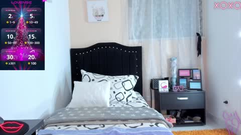 Snapshot of karlaalane chatting on 12/08/24, 04:35 Karla Lane online show from 12/08/24, 04:35