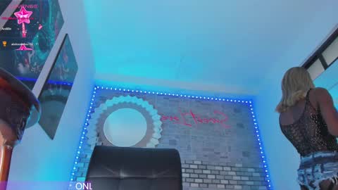 Snapshot of karlaebony_ts chatting on 02/23/25, 08:11 KARLA online show from 02/23/25, 08:11