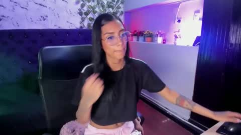 karlaslutskinny__ online show from 04/16/26, 09:37