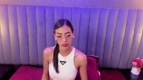 Snapshot of karlaslutskinny__ chatting on 06/30/26, 08:43 karlaslutskinny__ online show from 06/30/26, 08:43