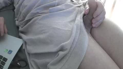 Snapshot of karledgar33 chatting on 03/09/25, 06:54 Karl online show from 03/09/25, 06:54