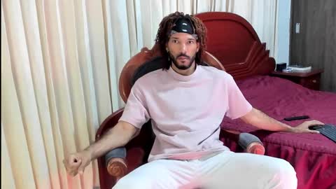 Snapshot of karlmarley1 chatting on 12/23/25, 05:38 Karl online show from 12/23/25, 05:38