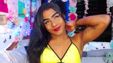 Snapshot of karly_coffe chatting on 02/28/25, 07:05 KARLY.  online show from 02/28/25, 07:05