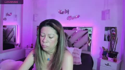 Snapshot of karly_moonn chatting on 07/14/26, 10:21 Karly Moonns online show from 07/14/26, 10:21