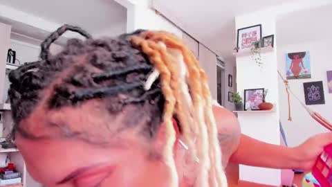 Snapshot of karlye_5 chatting on 12/05/25, 03:41 Karlye online show from 12/05/25, 03:41