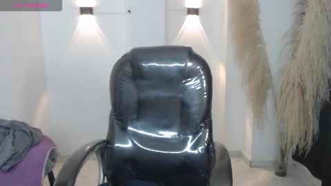 KARLYE online show from 12/03/25, 02:19