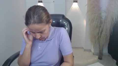 KARLYE online show from 12/22/25, 02:30