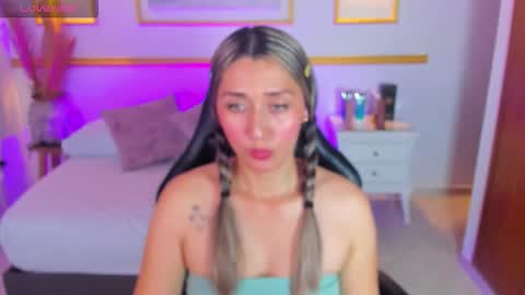 karlyy_ online show from 11/04/25, 07:35