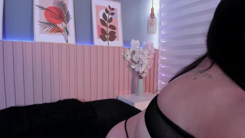 Snapshot of karo_linee chatting on 04/28/26, 12:21 karo_linee online show from 04/28/26, 12:21