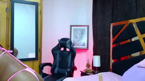 Snapshot of karol_adams_1 chatting on 03/09/25, 07:01 karol online show from 03/09/25, 07:01