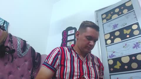 Snapshot of karol_and_paul chatting on 12/05/24, 08:11 karol and paul online show from 12/05/24, 08:11