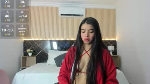 karol_cortes online show from 10/14/25, 01:01
