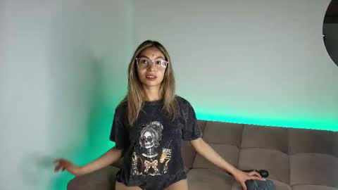 Snapshot of karol_goode chatting on 10/28/25, 03:32 karol_goode online show from 10/28/25, 03:32