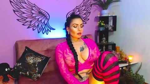 Snapshot of karol_kennedy chatting on 03/03/25, 09:33 Karol Kenedy online show from 03/03/25, 09:33