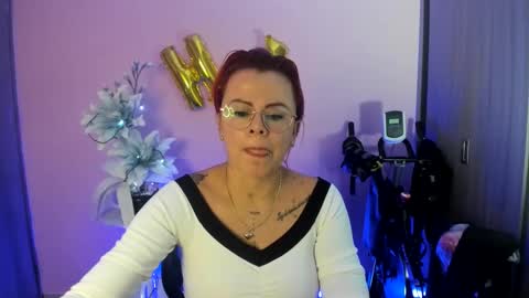 Snapshot of karol_milf__ chatting on 12/18/24, 12:43 kAROL MILF online show from 12/18/24, 12:43