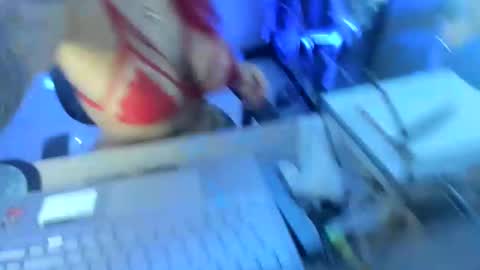 Snapshot of karol_milf__ chatting on 12/22/24, 05:10 kAROL MILF online show from 12/22/24, 05:10