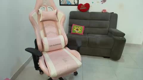    online show from 03/06/25, 12:41