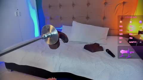 Snapshot of karol_page1 chatting on 07/19/26, 04:05 KAROL online show from 07/19/26, 04:05