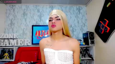 Snapshot of karol_vanessa__ chatting on 06/04/26, 11:16 karol Vanessa online show from 06/04/26, 11:16