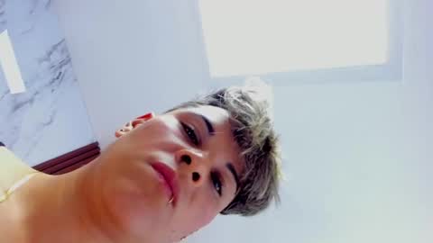 Snapshot of karolandluna chatting on 02/05/25, 11:06 Karol and Luna online show from 02/05/25, 11:06