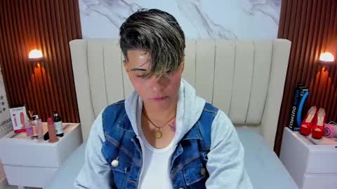 Snapshot of karolandluna chatting on 02/12/25, 02:56 Karol and Luna online show from 02/12/25, 02:56