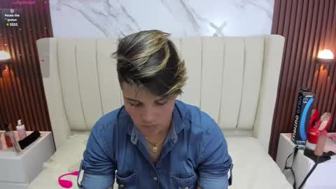 Snapshot of karolandluna chatting on 03/04/25, 08:57 Karol and Luna online show from 03/04/25, 08:57