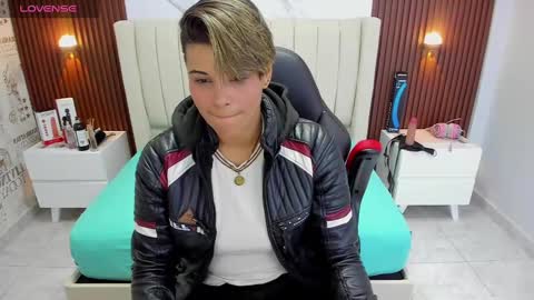 Snapshot of karolandluna chatting on 03/08/25, 02:55 Karol and Luna online show from 03/08/25, 02:55