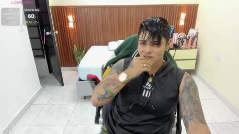 Snapshot of karolandluna chatting on 09/11/25, 02:33 Karol and Luna online show from 09/11/25, 02:33