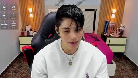 Snapshot of karolandluna chatting on 09/24/25, 02:37 Karol and Luna online show from 09/24/25, 02:37