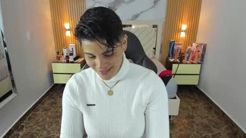 Snapshot of karolandluna chatting on 10/04/25, 07:34 Karol and Luna online show from 10/04/25, 07:34