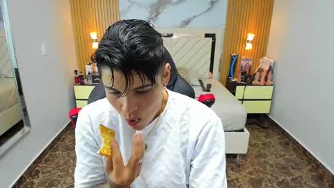 Snapshot of karolandluna chatting on 10/07/25, 02:53 Karol and Luna online show from 10/07/25, 02:53