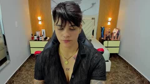 Snapshot of karolandluna chatting on 10/16/25, 08:10 Karol and Luna online show from 10/16/25, 08:10