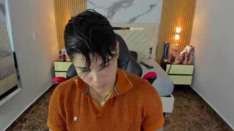 Snapshot of karolandluna chatting on 10/20/25, 08:42 Karol and Luna online show from 10/20/25, 08:42