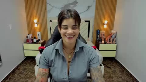 Snapshot of karolandluna chatting on 11/01/25, 07:27 Karol and Luna online show from 11/01/25, 07:27