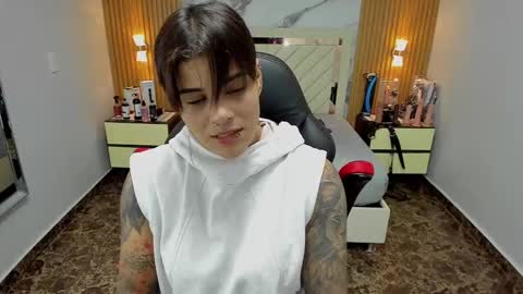 Snapshot of karolandluna chatting on 11/05/25, 07:36 Karol and Luna online show from 11/05/25, 07:36