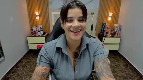 Snapshot of karolandluna chatting on 11/06/25, 07:59 Karol and Luna online show from 11/06/25, 07:59