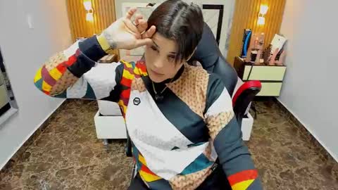 Snapshot of karolandluna chatting on 11/12/25, 07:46 Karol and Luna online show from 11/12/25, 07:46