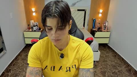 Snapshot of karolandluna chatting on 11/14/25, 07:45 Karol and Luna online show from 11/14/25, 07:45