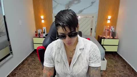 Snapshot of karolandluna chatting on 11/20/25, 07:24 Karol and Luna online show from 11/20/25, 07:24