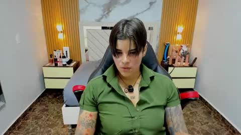 Snapshot of karolandluna chatting on 11/29/25, 07:28 Karol and Luna online show from 11/29/25, 07:28