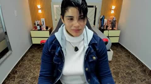 Snapshot of karolandluna chatting on 12/16/25, 07:30 Karol and Luna online show from 12/16/25, 07:30