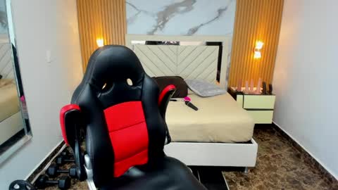 Karol and Luna online show from 05/14/26, 07:42